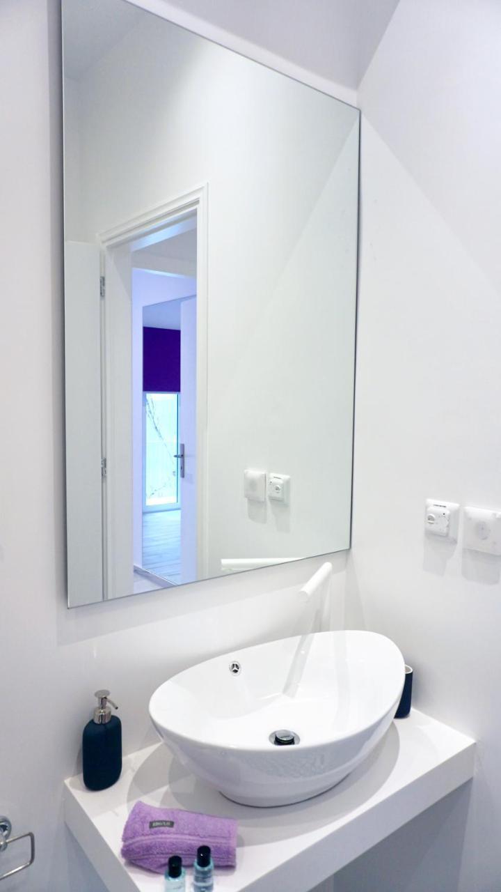 Central, Bright Apt In Athens Near Metro Экстерьер фото